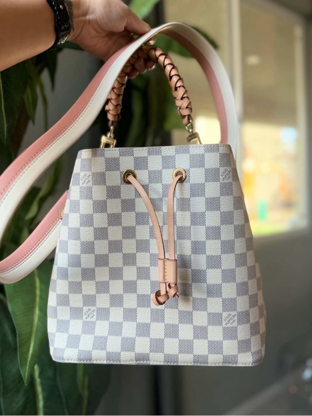 Damier Azur Neonoe MM Eau De Rose